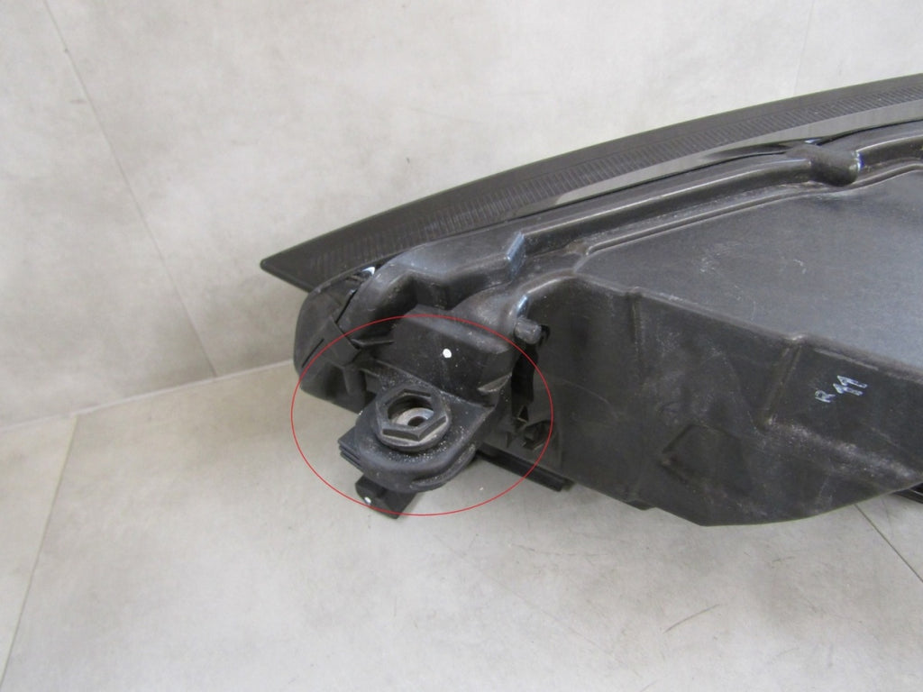 Prednji far SKODA OCTAVIA IV LIFT LED RH desni 24- 5E4941010