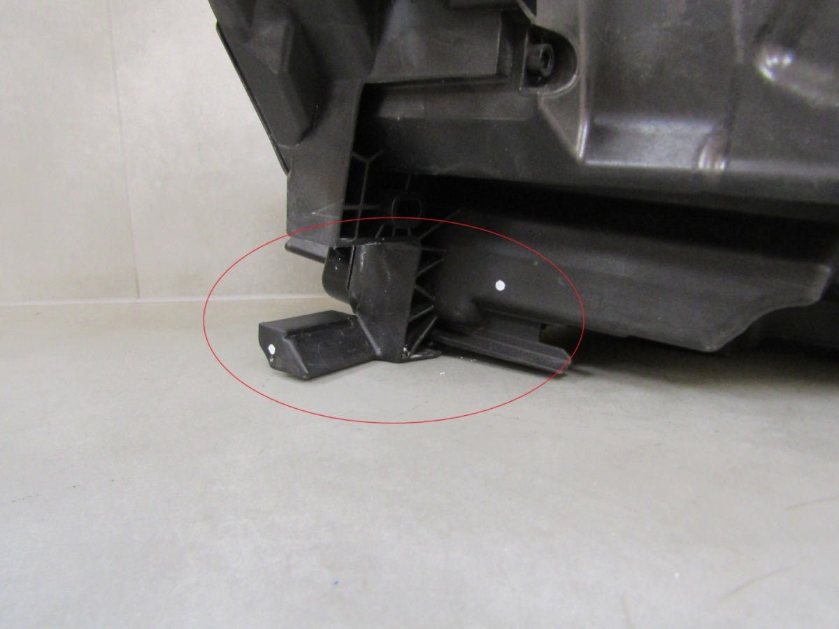 Prednji far SKODA OCTAVIA IV LIFT LED RH desni 24- 5E4941010