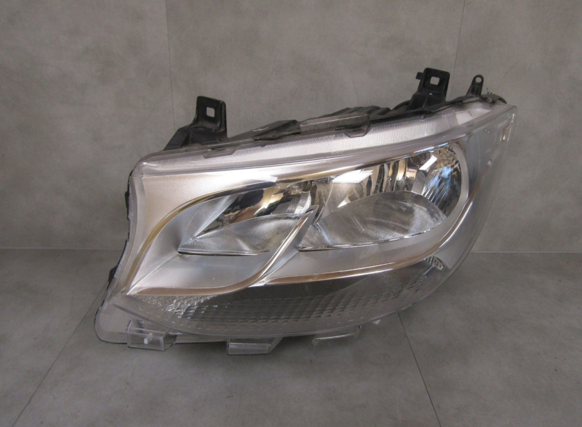 Prednji far MERCEDES SPRINTER W910 W907 halogen 18- LH A9109060000