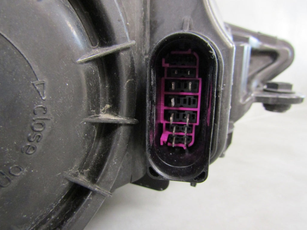 Prednji far AUDI A3 8V0 8V xenon nezakretni 12-16 LH lijevi 8V0941005