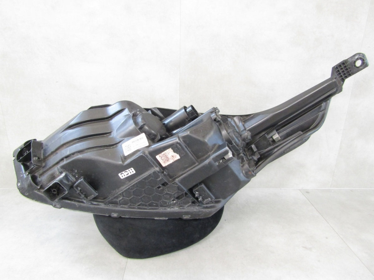 Prednji far KIA CEED 3 III LIFT halogen sa sočivom crni 21- RH 92102J7051