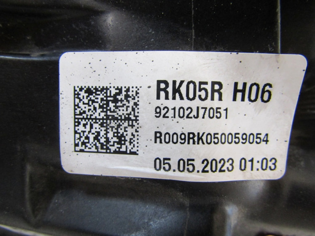 Prednji far KIA CEED 3 III LIFT halogen sa sočivom crni 21- RH 92102J7051