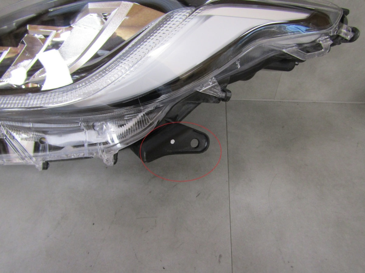 Prednji far TOYOTA YARIS IV 4 LED LH lijevi 20-