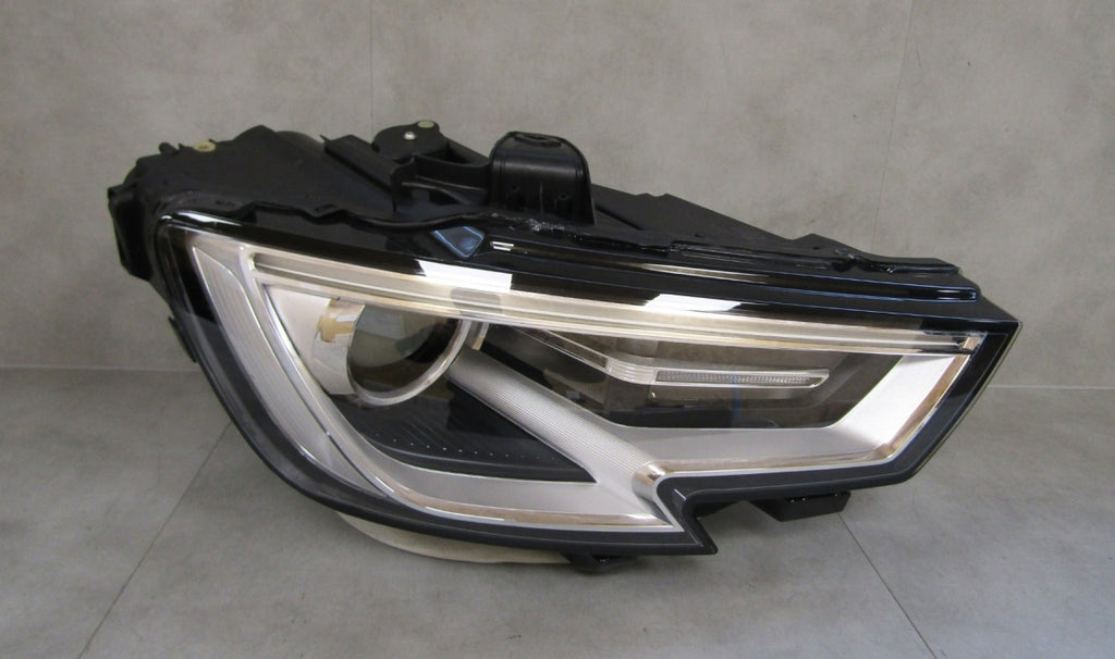 Prednji far AUDI A3 8V LIFT xenon nezakretni 16-20 RH 8V0941006E