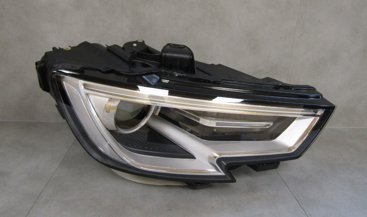 Prednji far AUDI A3 8V LIFT xenon nezakretni 16-20 RH 8V0941006E