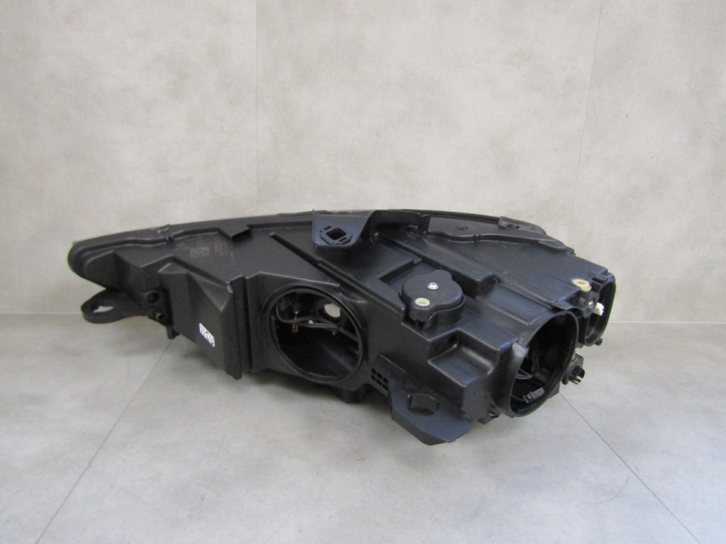 Prednji far AUDI A3 8V LIFT xenon nezakretni 16-20 RH 8V0941006E