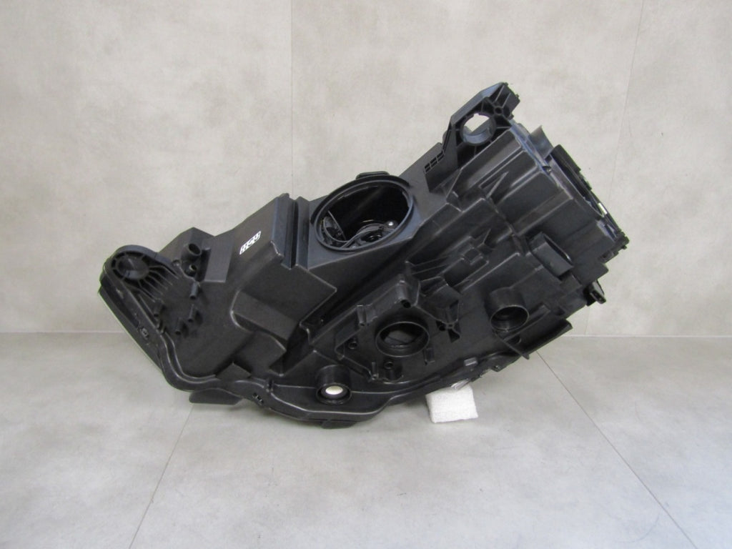 Prednji far AUDI A3 8V LIFT xenon nezakretni 16-20 RH 8V0941006E