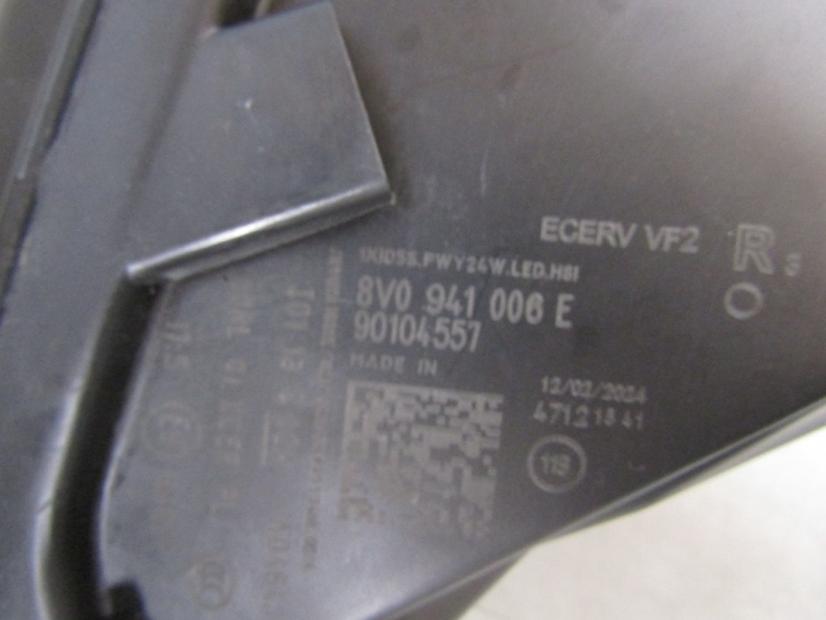 Prednji far AUDI A3 8V LIFT xenon nezakretni 16-20 RH 8V0941006E