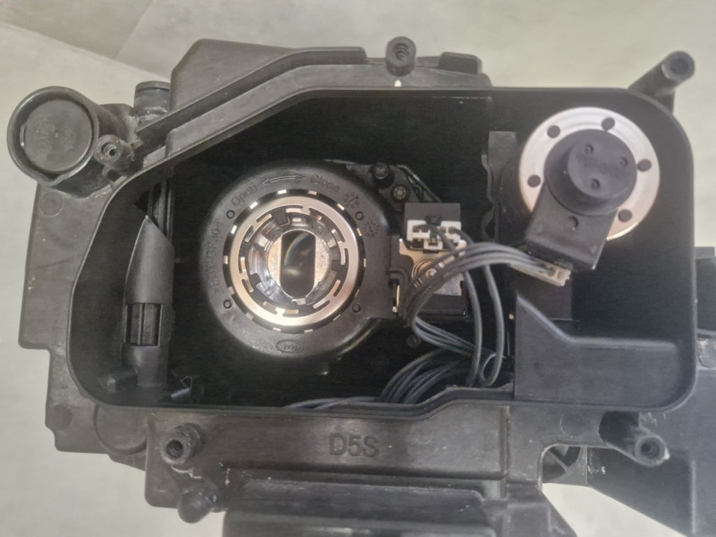 Prednji far AUDI Q3 8U0 LIFT xenon nezakretni 14-18 lijevi LH 8U0941005C
