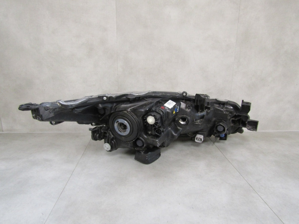 Prednji far TOYOTA COROLLA E21 SEDAN halogen sa sočivom LH 18- 8115002T3100