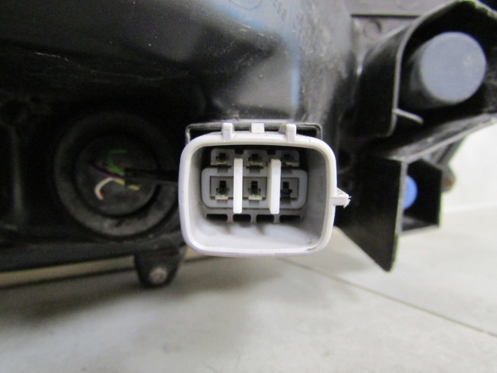 Prednji far TOYOTA COROLLA E21 SEDAN halogen sa sočivom LH 18- 8115002T3100