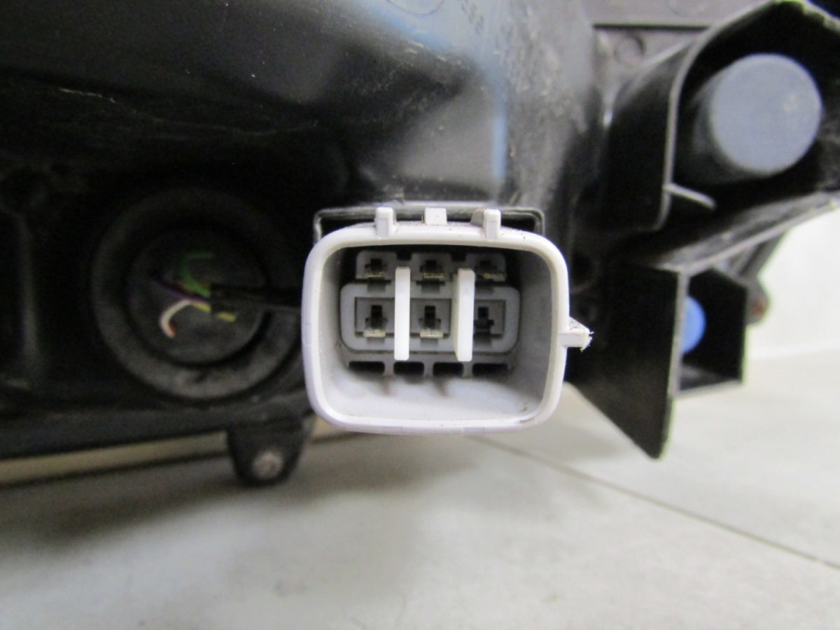 Prednji far TOYOTA COROLLA E21 SEDAN halogen sa sočivom LH 18- 8115002T3100