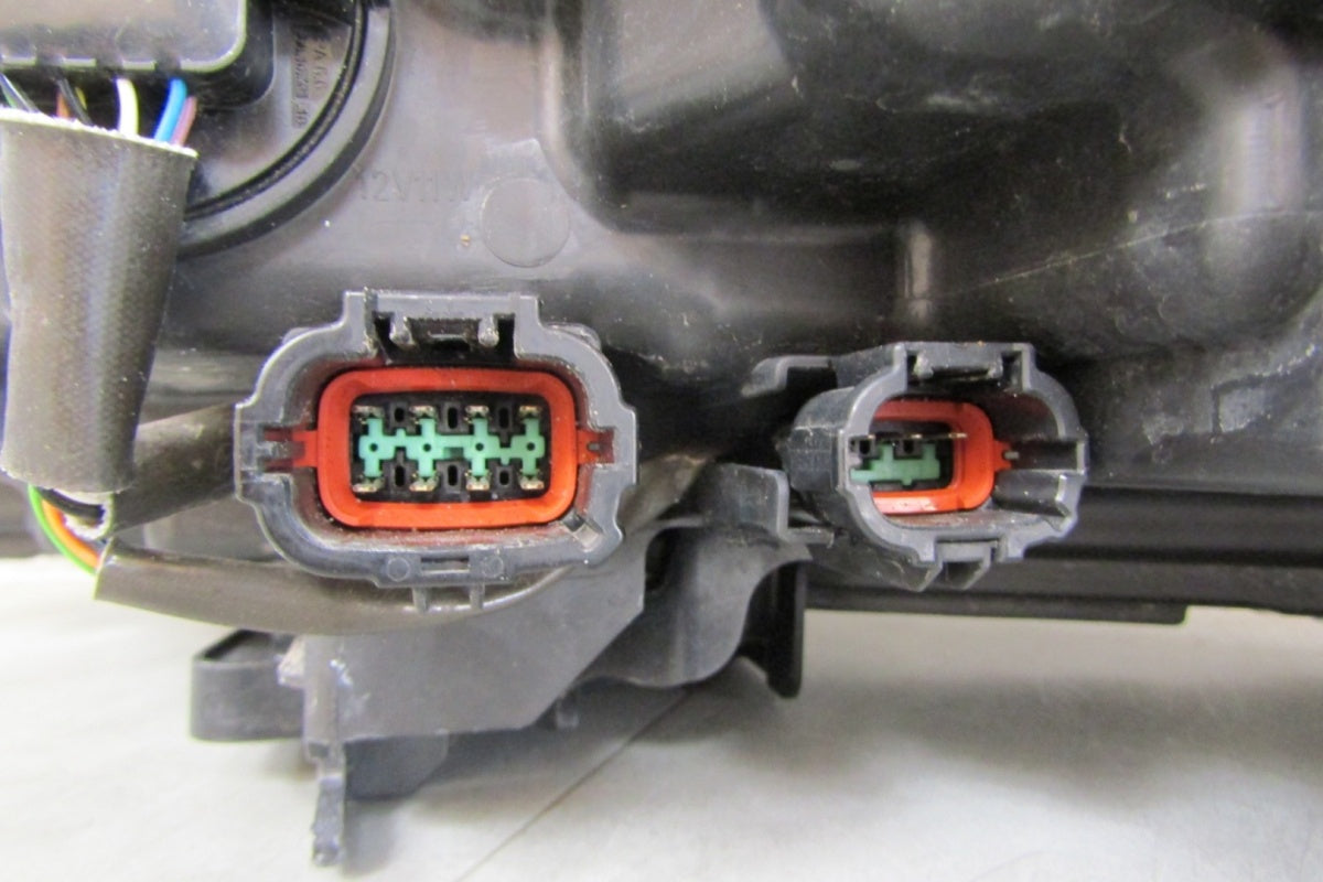 Prednji far Nissan Qashqai J11 Lift Full LED 17-21 RH desni Koito 100-19011