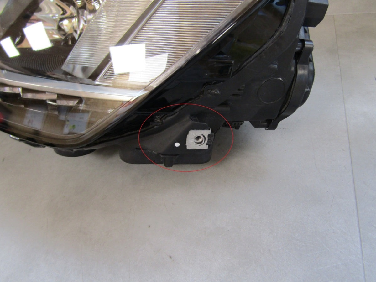 Prednji far VOLKSWAGEN GOLF VII R xenon zakretni 12-16 LH lijevi