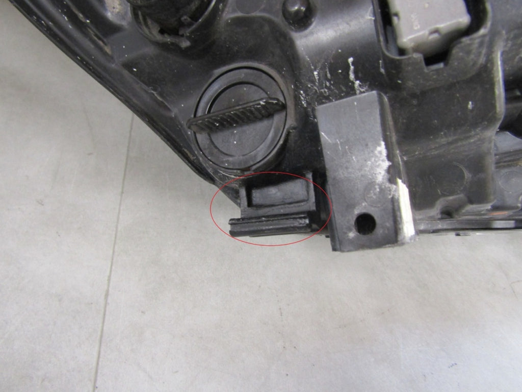 Prednji far KIA SORENTO 3 III LIFT halogen sa sočivom 17-20 LH lijevi 92101C5530