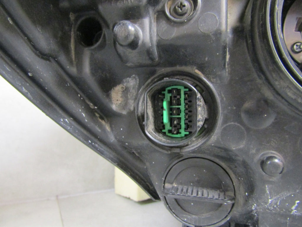 Prednji far KIA SORENTO 3 III LIFT halogen sa sočivom 17-20 LH lijevi 92101C5530
