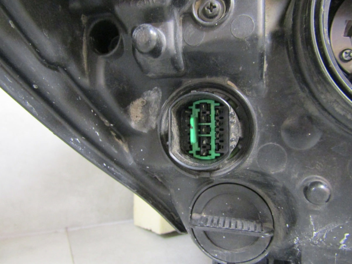 Prednji far KIA SORENTO 3 III LIFT halogen sa sočivom 17-20 LH lijevi 92101C5530