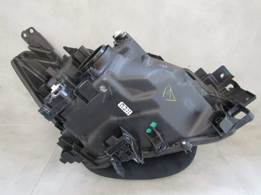 Prednji far MAZDA 2 DJ halogen koito 10018384 14-19 LH lijevi