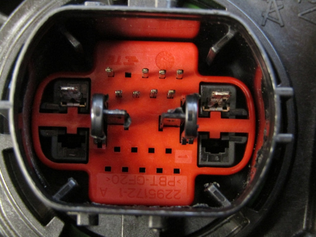 Prednji far LAND ROVER DEFENDER II LED RH desni L8B213W029BG 20-