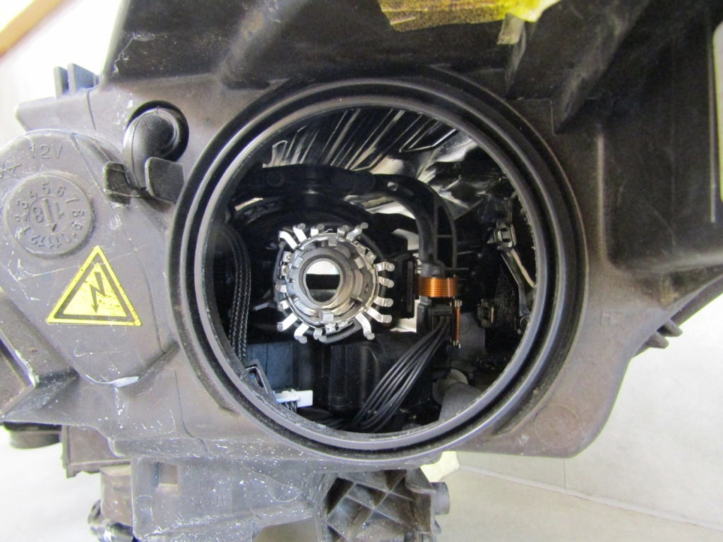 Prednji far Ford Kuga MK2 Lift xenon zakretni 16-19 RH desni GV41 13D154