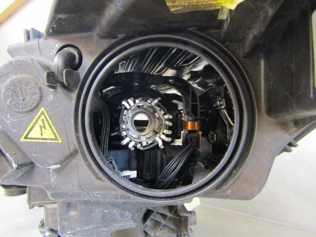 Prednji far Ford Kuga MK2 Lift xenon zakretni 16-19 RH desni GV41 13D154