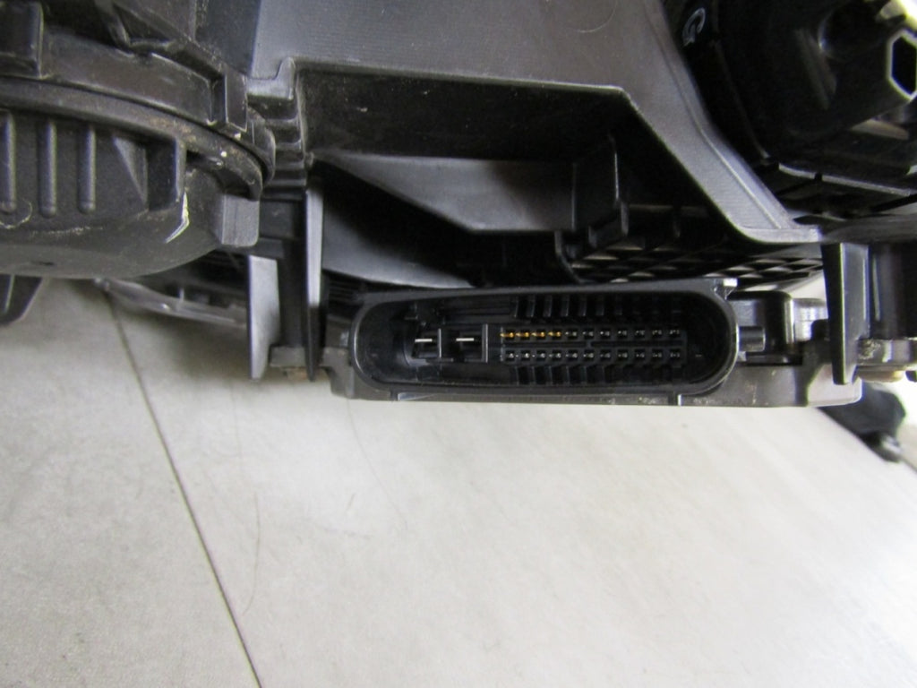 Prednji far SUZUKI ACROSS LED 20- LH lijevi W6187