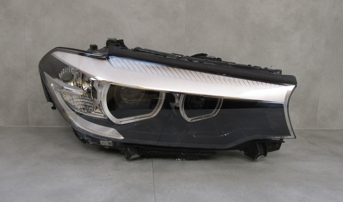 Prednji far BMW 5 G30 G31 LED 16-20 desni RH