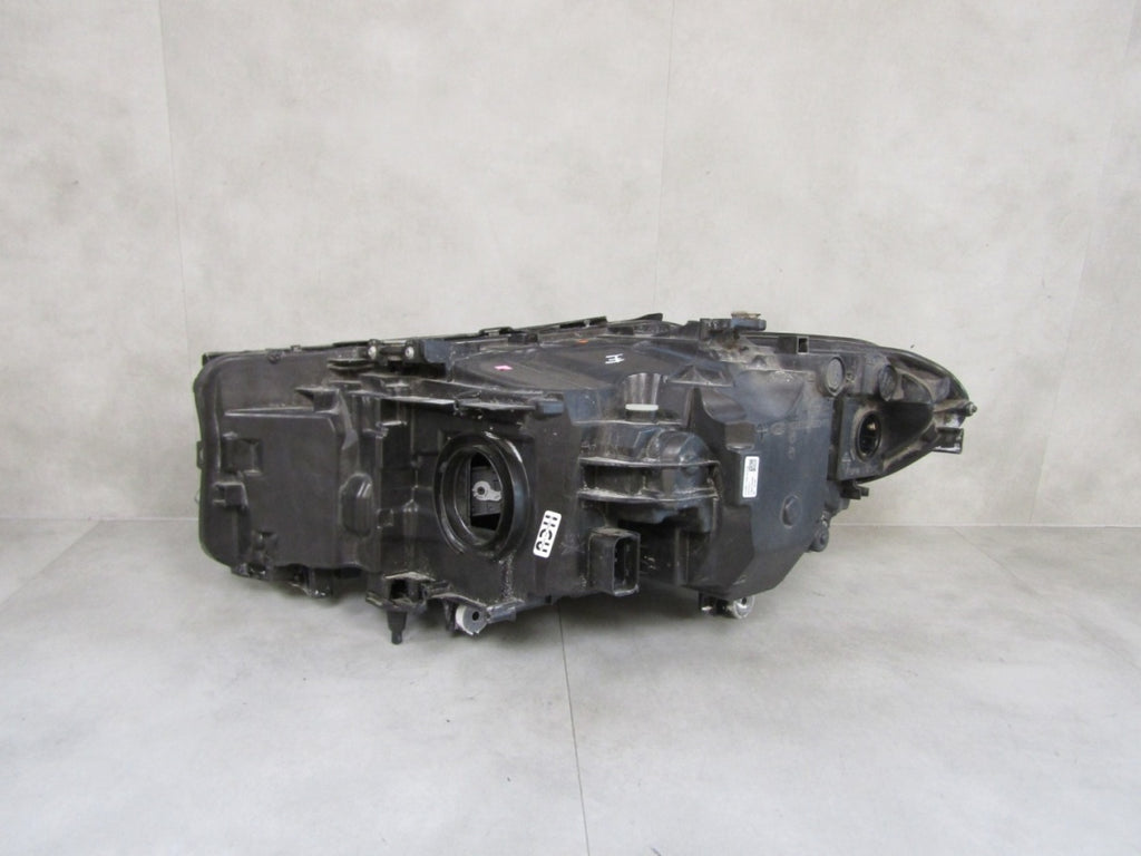 Prednji far BMW 5 G30 G31 LED 16-20 desni RH
