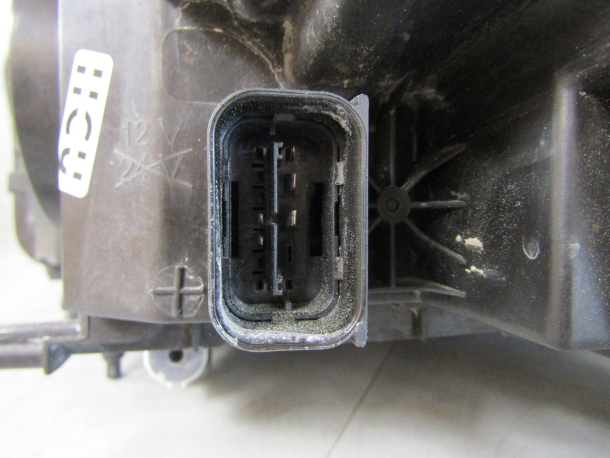 Prednji far BMW 5 G30 G31 LED 16-20 desni RH