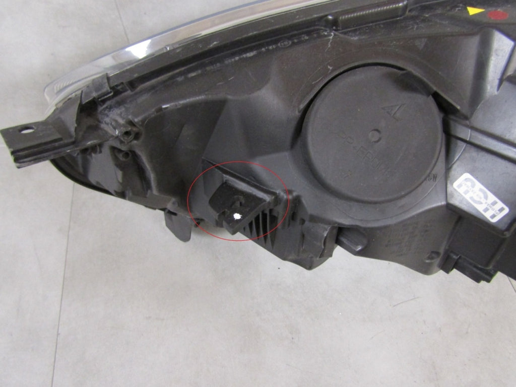 Prednji far RENAULT CAPTUR I 1 halogen sa sočivom RH desni 13-17