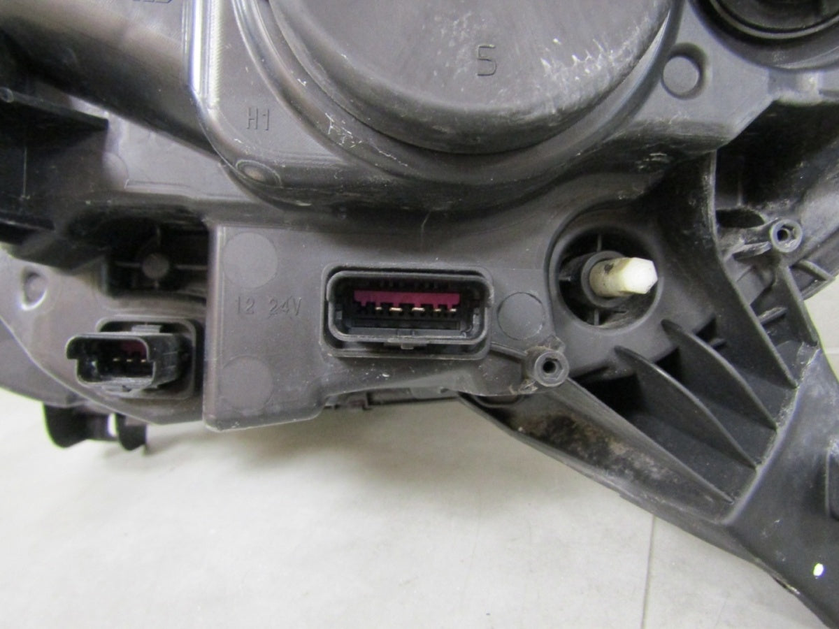 Prednji far RENAULT CAPTUR I 1 halogen sa sočivom RH desni 13-17