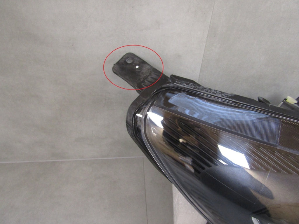 Prednji far FORD FIESTA MK8 VIII LED LIFT 21-23 RH