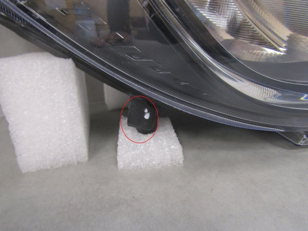 Prednji far FORD FIESTA MK8 VIII LED LIFT 21-23 RH