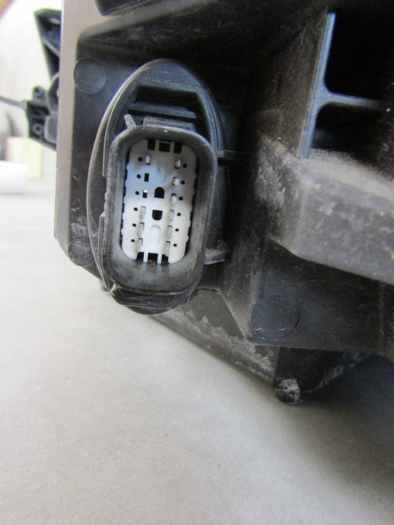 Prednji far FORD FIESTA MK8 VIII LED LIFT 21-23 RH