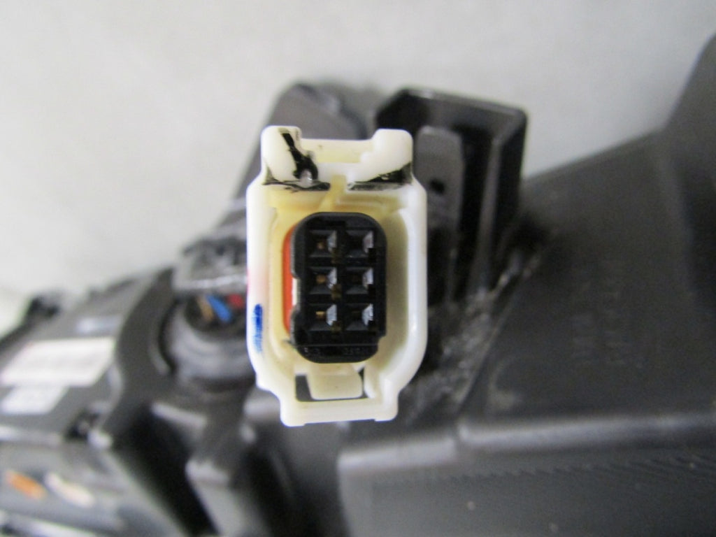 Prednji far Mitsubishi Eclipse Cross LIFT LED DRL 20- RH desni