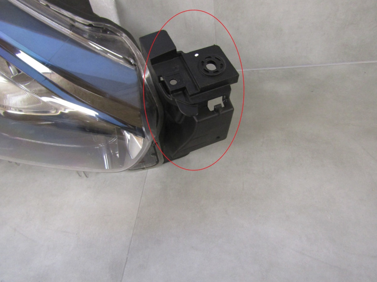Prednji far MAZDA 2 DJ halogen 14-19 RH