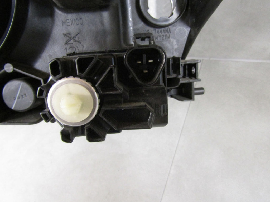 Prednji far MAZDA 2 DJ halogen 14-19 RH