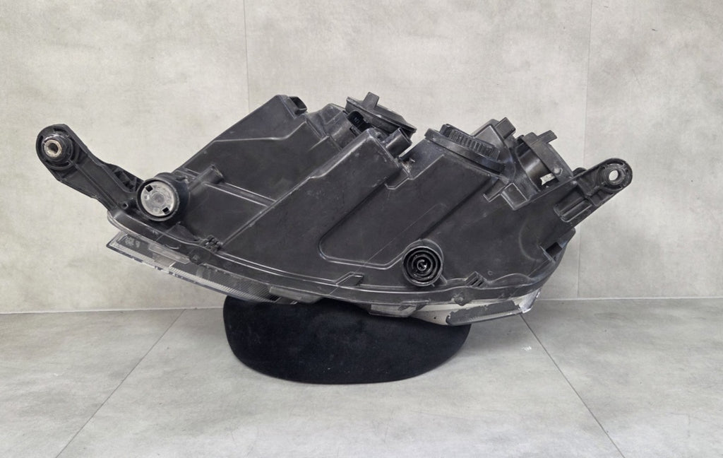 Prednji far SKODA RAPID halogen 12-16 desni RH 5JB941016