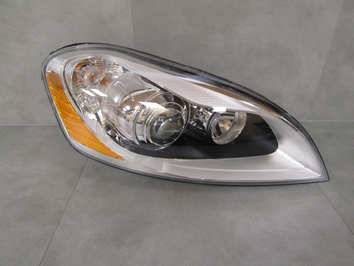 Prednji far VOLVO XC60 I xenon zakretni RH desni 08-13 30763136