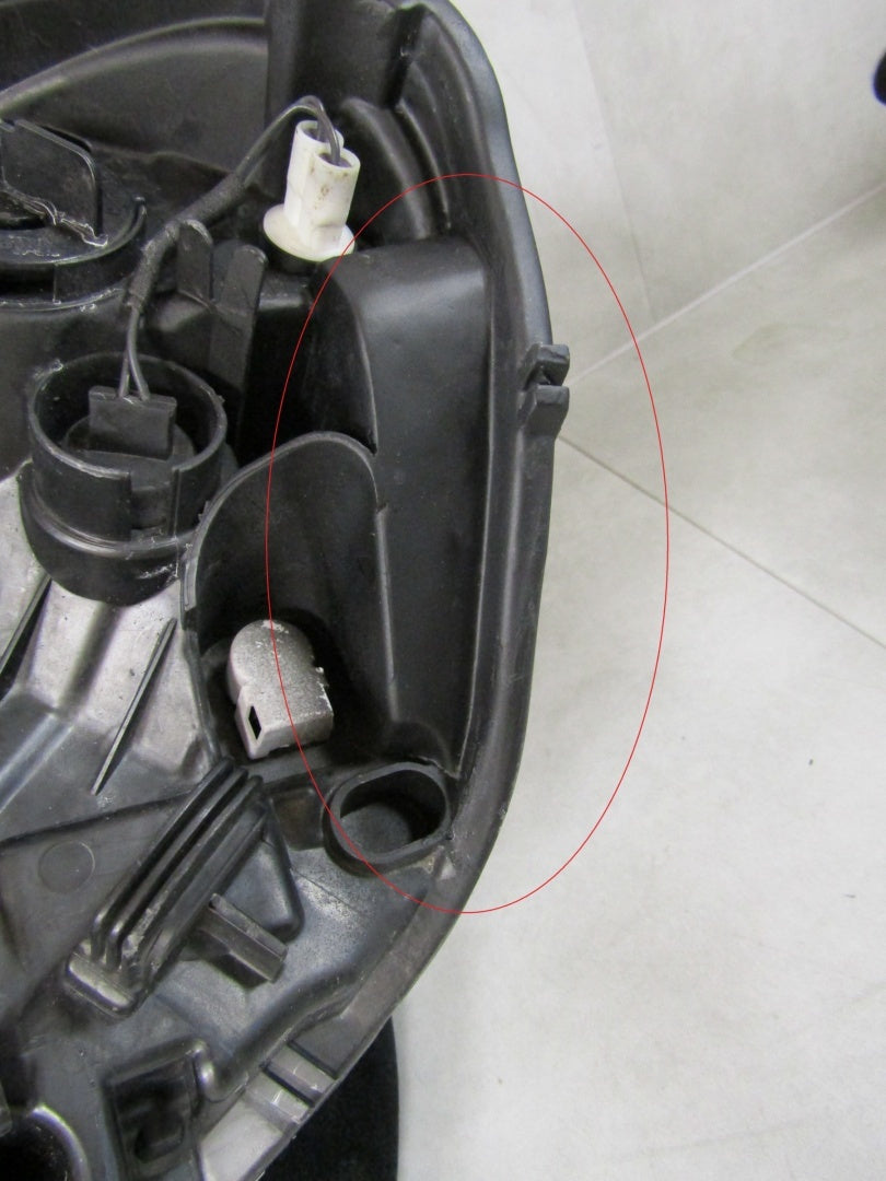 Prednji far VOLVO XC60 I xenon zakretni RH desni 08-13 30763136