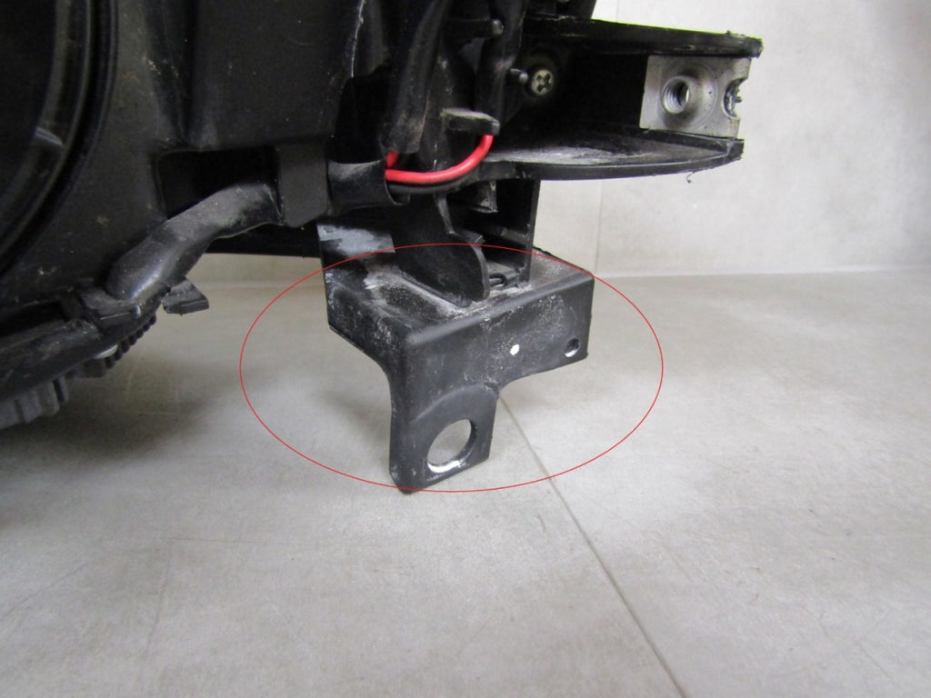 Prednji far Subaru Impreza 3 III xenon RH desni 07-11