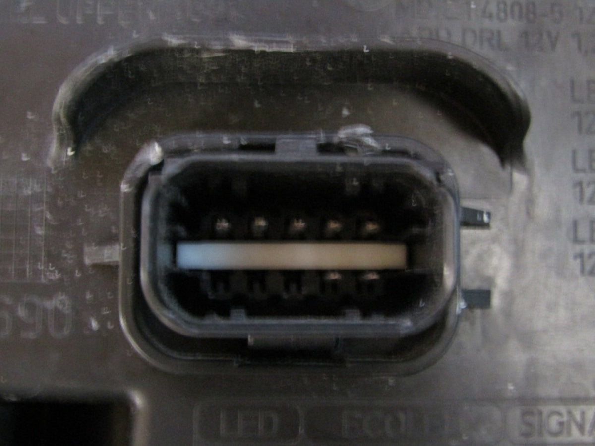 Prednji far Renault Clio V LED PURE VISION 19-23 RH desni