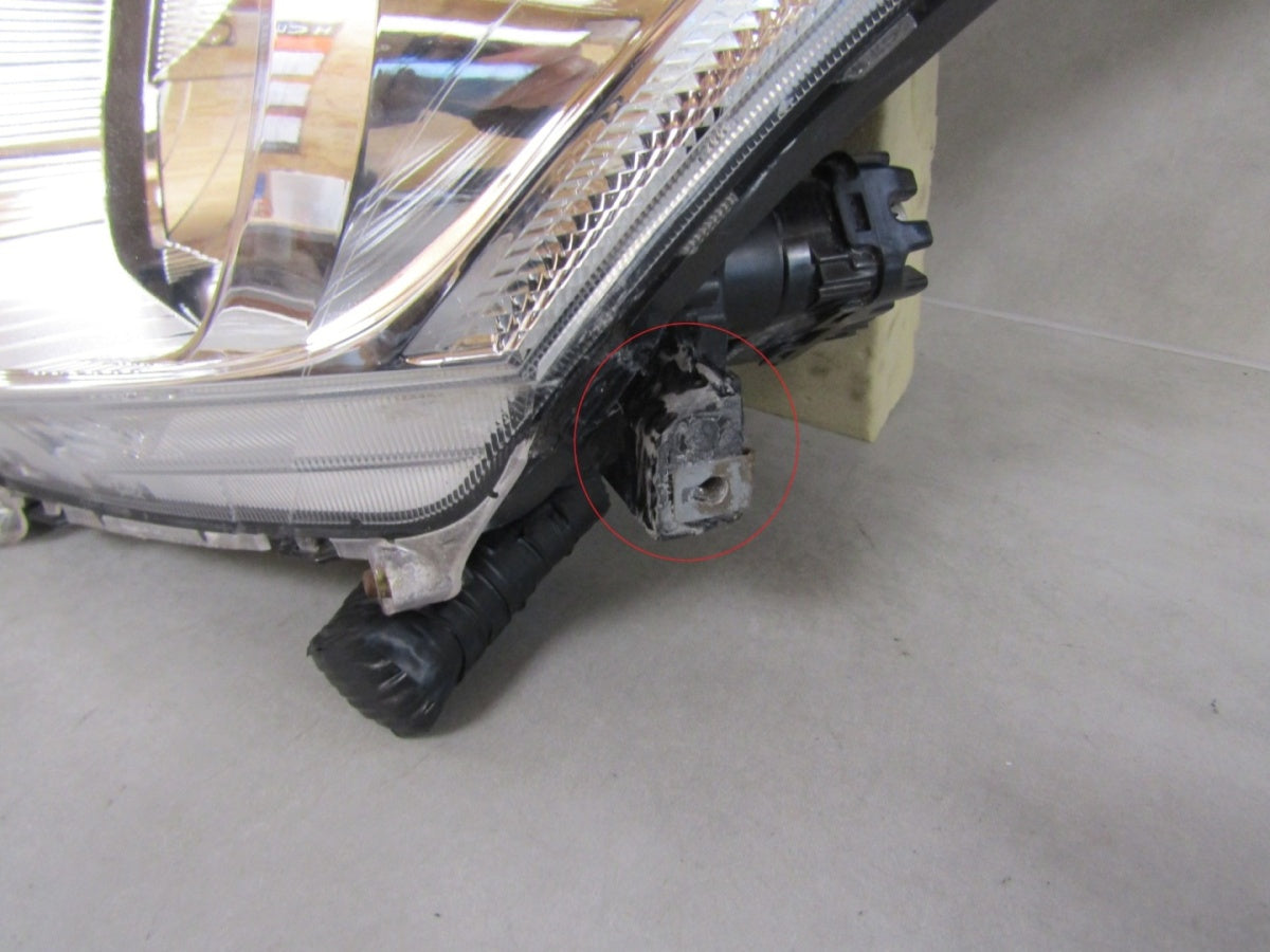 Prednji far Suzuki Swift MK7 halogen 10-17 LH lijevi