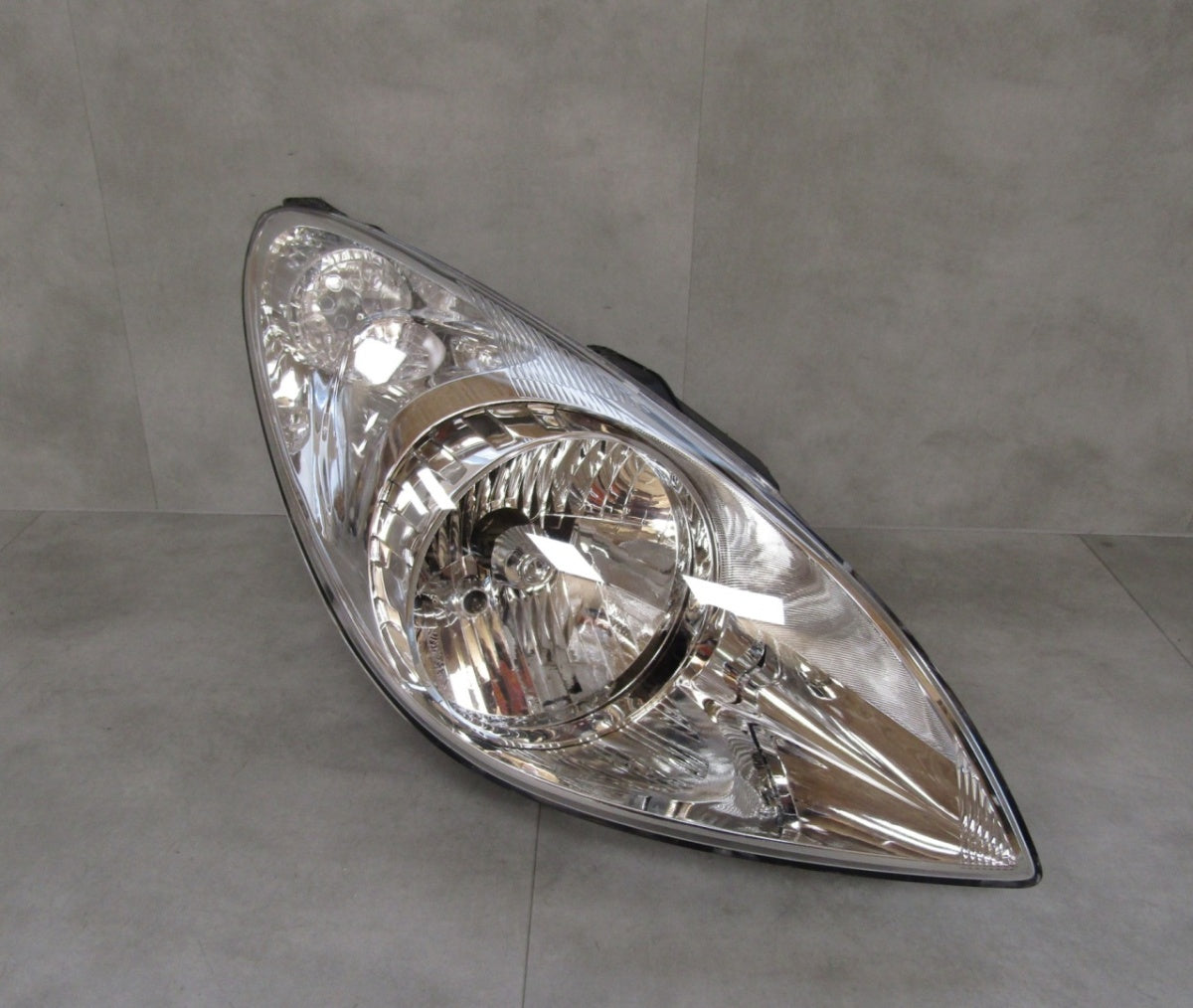 Prednji far HYUNDAI I20 halogen 08-12 RH desni 92102-1J0XX