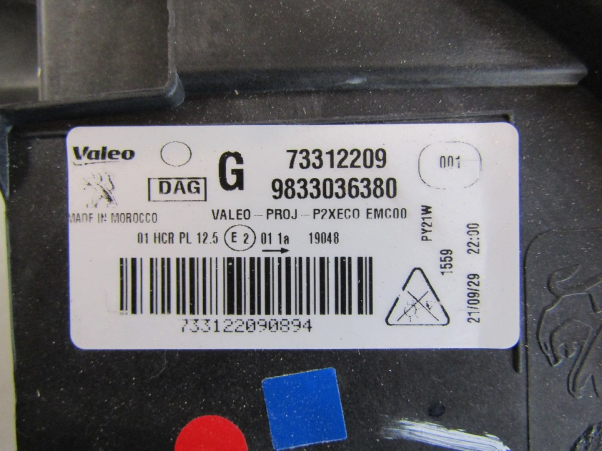 Prednji far PEUGEOT 208 II 2 2008 II 2 LED 19-23 LH lijevi 9833036380
