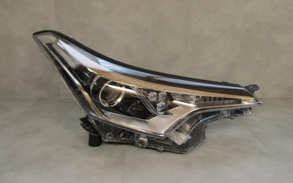 Prednji far TOYOTA CHR C-HR 16-19 sa sočivom Z LED RH desni 81110-F4030-00