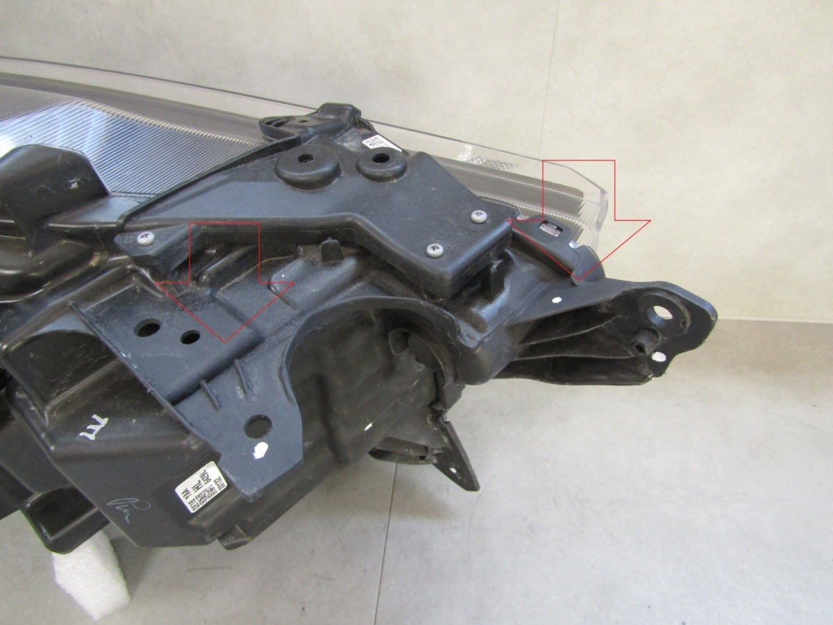 Prednji far SUZUKI SX4 S CROSS III LED LH lijevi 21-