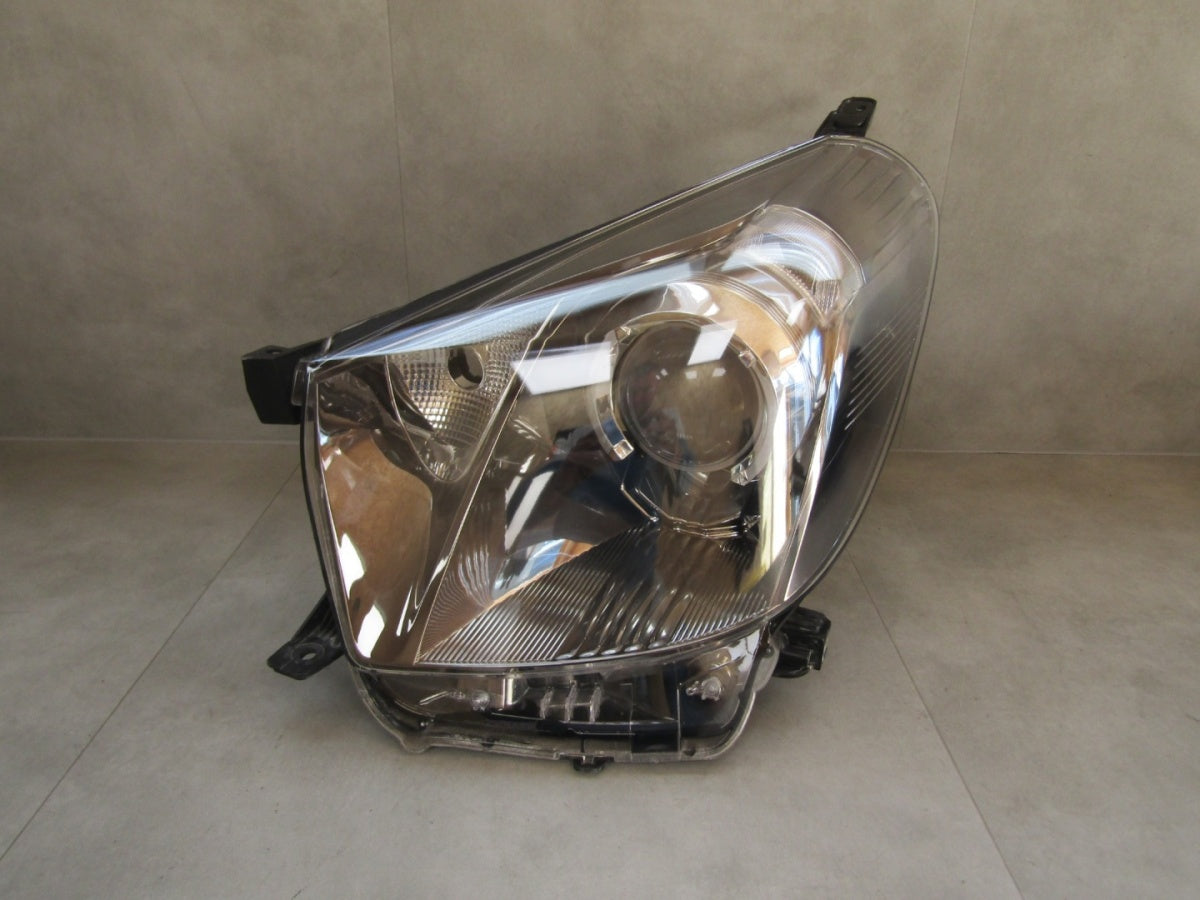 Prednji far Aston Martin Cygnet 11-13 halogen sa sočivom LH lijevi KOITO 74-1