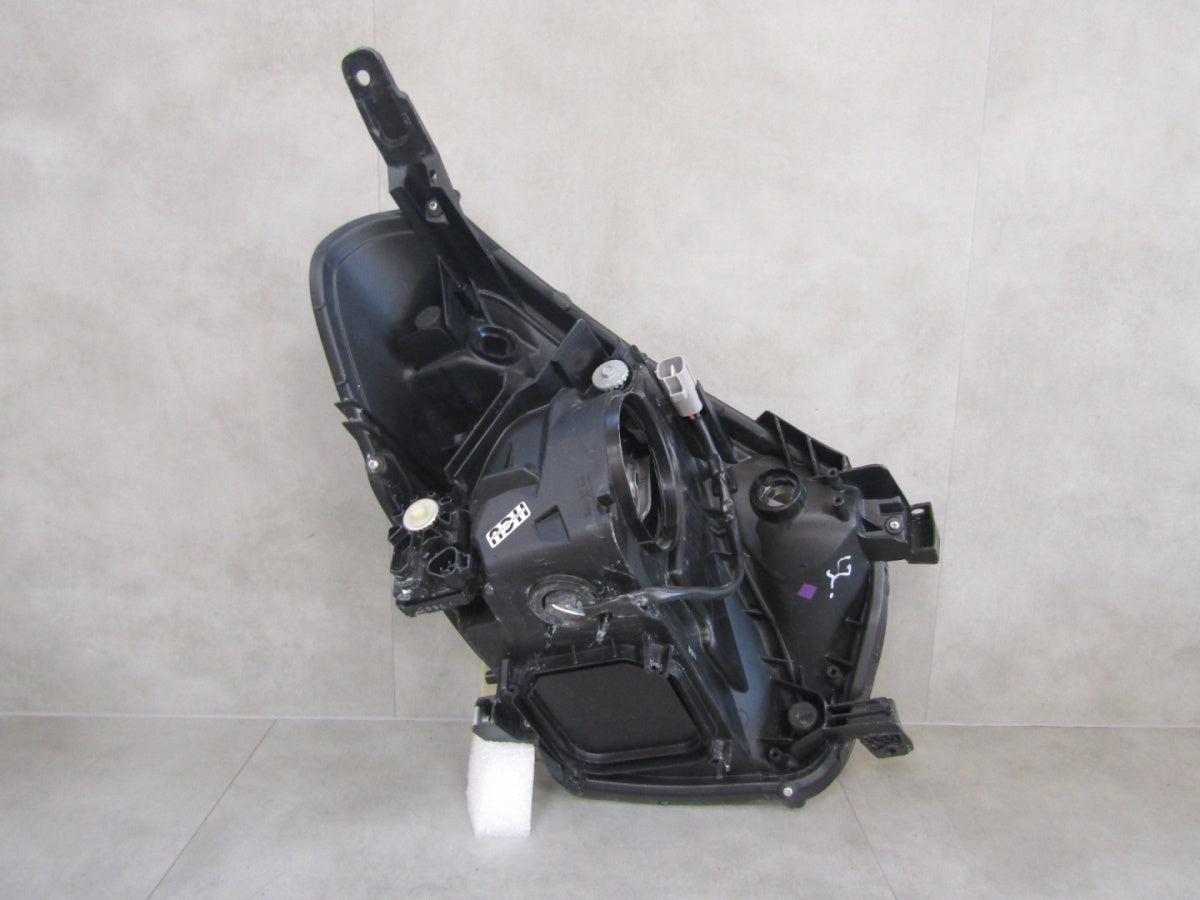 Prednji far Aston Martin Cygnet 11-13 halogen sa sočivom LH lijevi KOITO 74-1