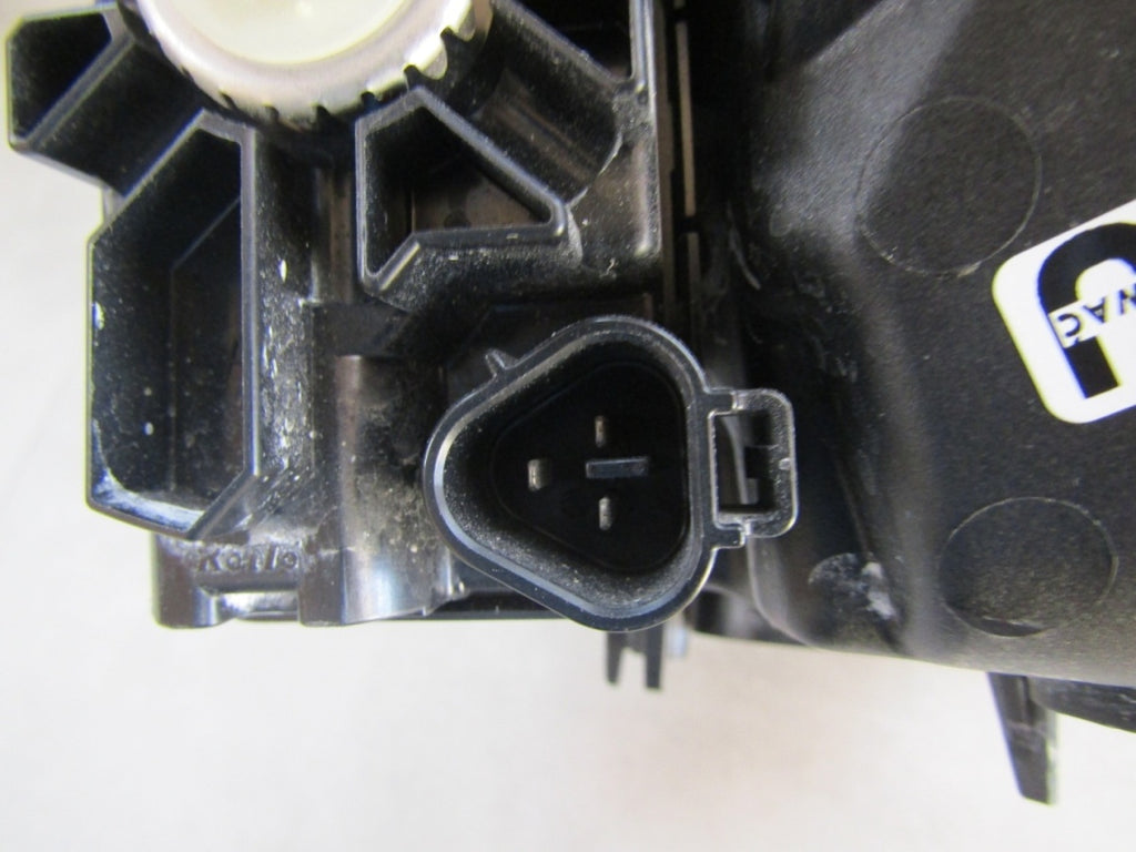 Prednji far Aston Martin Cygnet 11-13 halogen sa sočivom LH lijevi KOITO 74-1